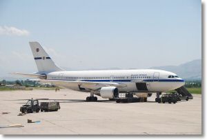 Airbus A-310 FAeB-CA-02-Douchanbe-26mai2008-DSC_0064.jpg